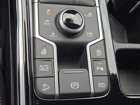 Certified 2025 Kia Sorento SX Prestige AWD/4WD image 32