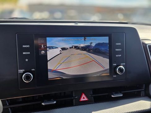 Used 2024 Kia Sportage LX image 25