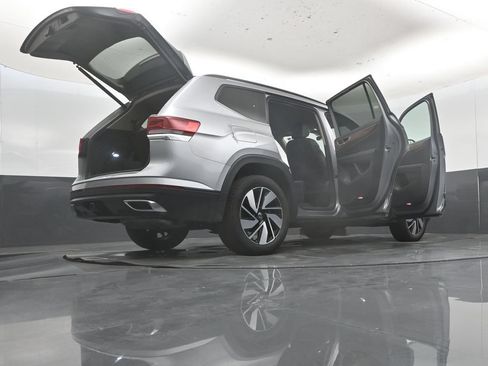 Used 2025 Volkswagen Atlas SE FWD image 62