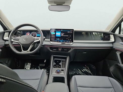 Certified 2026 Volkswagen Tiguan SE AWD/4WD image 11
