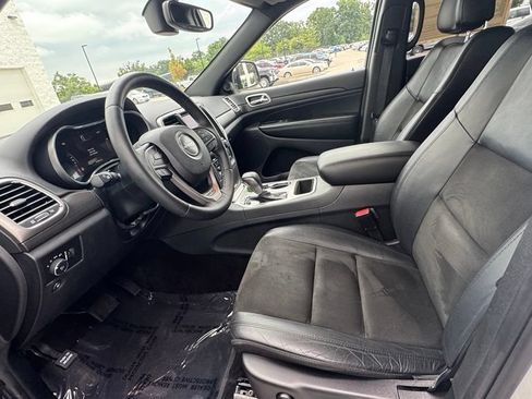 Used 2018 Jeep Grand Cherokee Altitude AWD/4WD image 17