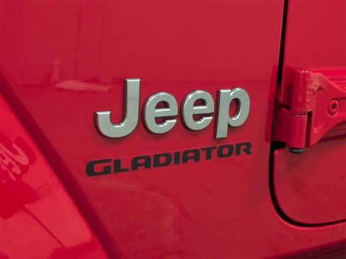 Certified 2021 Jeep Gladiator Overland w/ Popular Equipment Package image 13