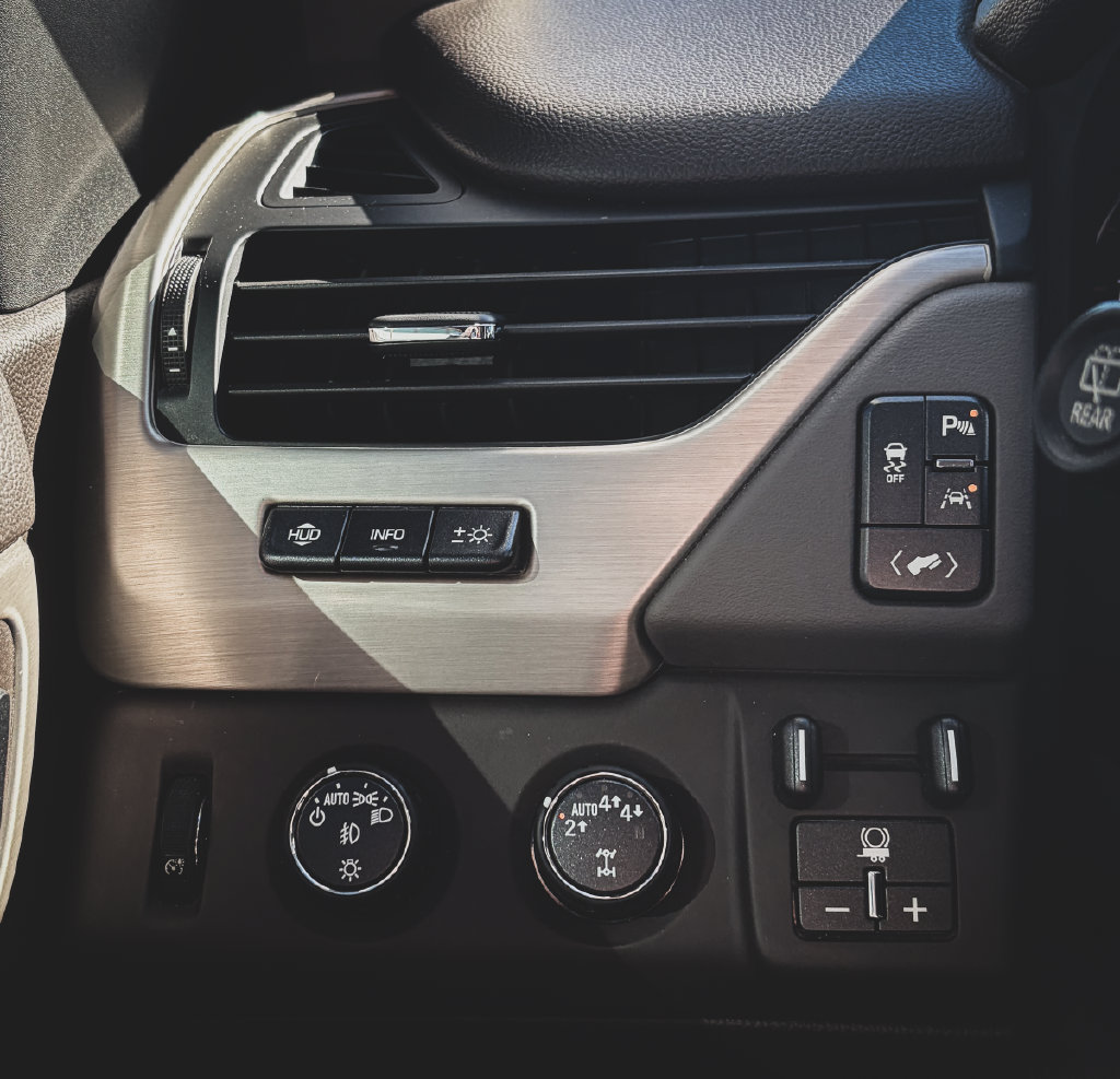 Used 2017 GMC Yukon Denali AWD/4WD image 10