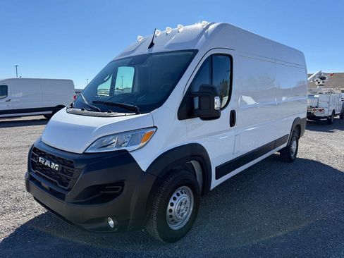 Used 2024 RAM ProMaster 2500 w/ Convenience Group image 7