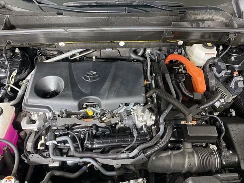 Used 2024 Toyota Venza Limited image 12