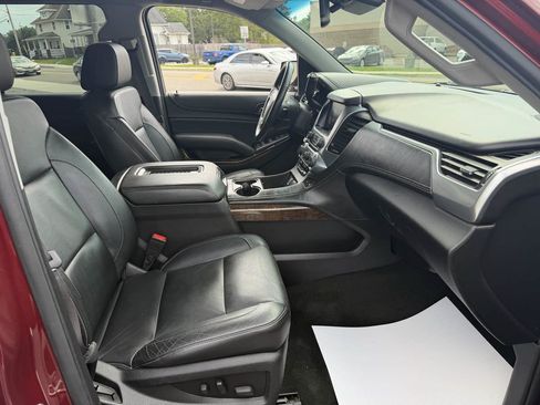 Used 2017 Chevrolet Suburban LT w/ LT Signature Package AWD/4WD image 20