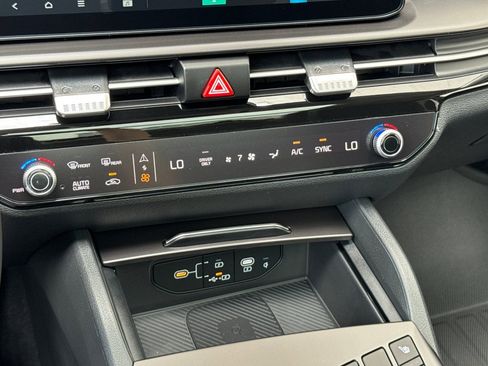 New 2026 Kia Sportage EX w/ EX Panoramic Sunroof Package image 16