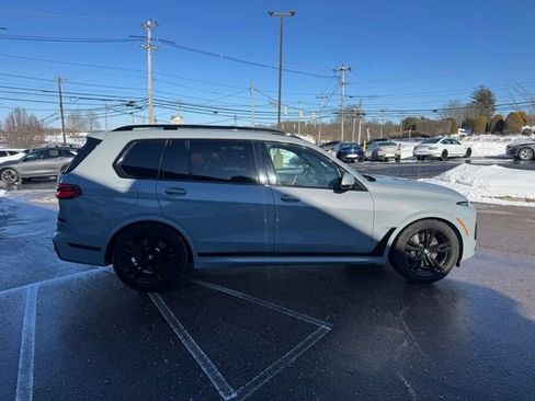 Used 2023 BMW X7 xDrive40i w/ M Sport Package image 16