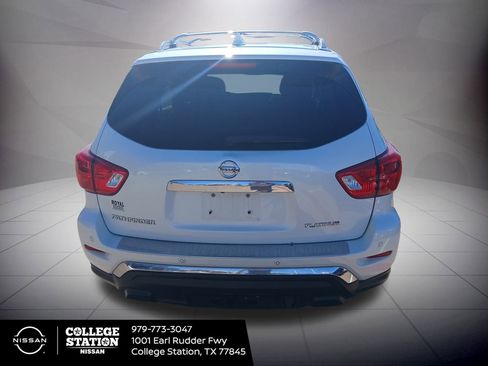 Used 2019 Nissan Pathfinder Platinum image 3