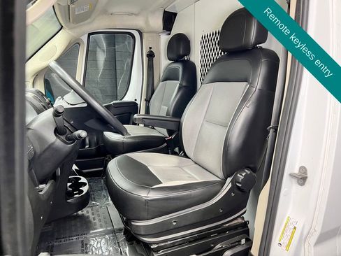 Used 2021 RAM ProMaster 2500 FWD image 2