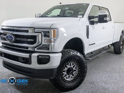 Used 2022 Ford F350 Lariat w/ Lariat Ultimate Package AWD/4WD image 3