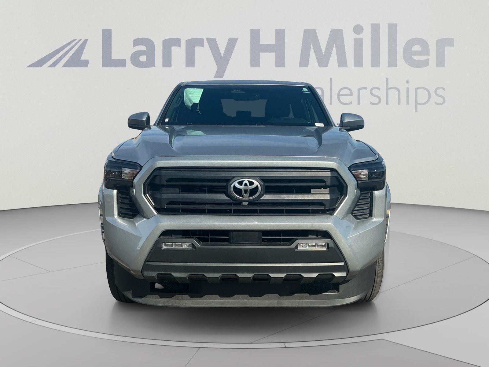 Used 2025 Toyota Tacoma SR5 RWD image 8
