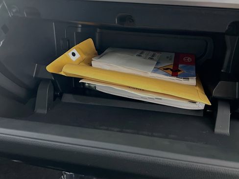 Used 2025 Toyota Tacoma TRD Off-Road AWD/4WD image 33