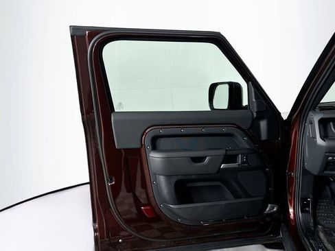 New 2026 Land Rover Defender 90 X-Dynamic SE AWD/4WD image 11