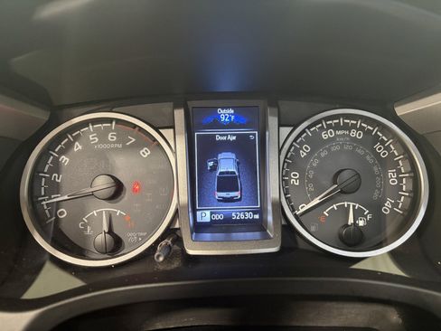 Used 2019 Toyota Tacoma SR5 AWD/4WD image 23