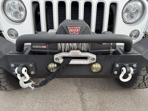 Used 2017 Jeep Wrangler Unlimited Sahara w/ Dual Top Group image 9