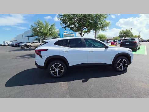 New 2026 Chevrolet Trax RS w/ Driver Confidence Package FWD image 16