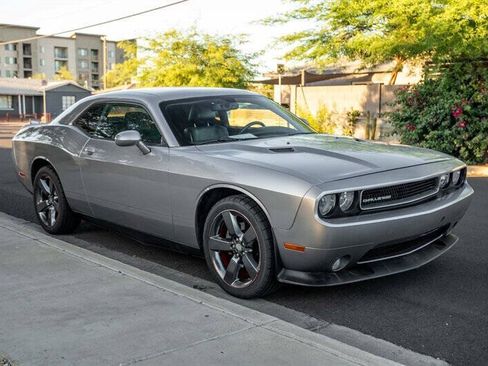Used 2013 Dodge Challenger SXT RWD image 7