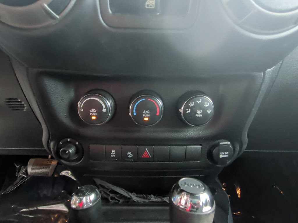 Used 2017 Jeep Wrangler Unlimited Sport w/ Quick Order Package 24S AWD/4WD image 18