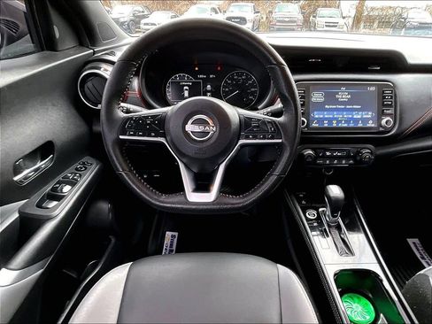 Used 2023 Nissan Kicks SR w/ SR Premium Package image 9