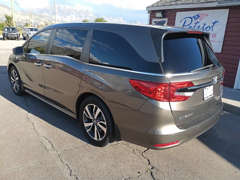 Used 2021 Honda Odyssey Touring image 3