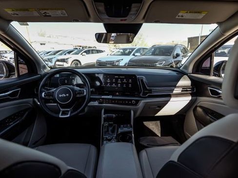 Used 2023 Kia Sportage EX image 13