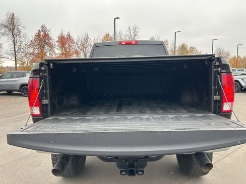 Used 2017 RAM 1500 ST w/ SXT Appearance Group image 6