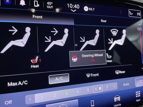 Used 2023 Chrysler Pacifica Touring-L image 24