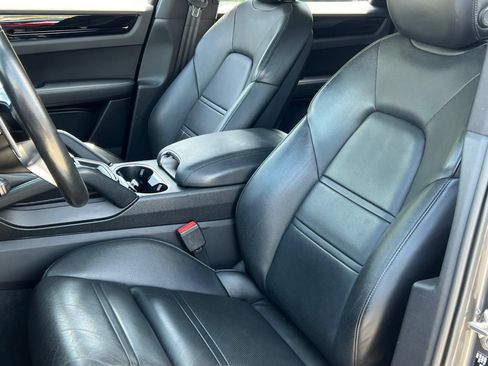 Certified 2020 Porsche Cayenne E-Hybrid AWD/4WD image 5