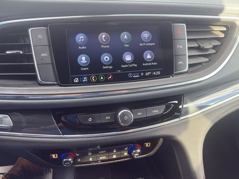 Used 2024 Buick Enclave Premium image 44