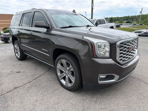 Used 2020 GMC Yukon Denali w/ Denali Premium Package AWD/4WD image 2