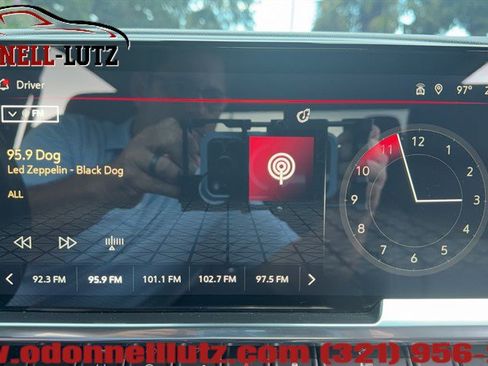 Used 2025 GMC Sierra 1500 SLT w/ SLT Premium Package RWD image 21