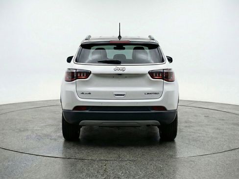 Used 2025 Jeep Compass Trailhawk image 6