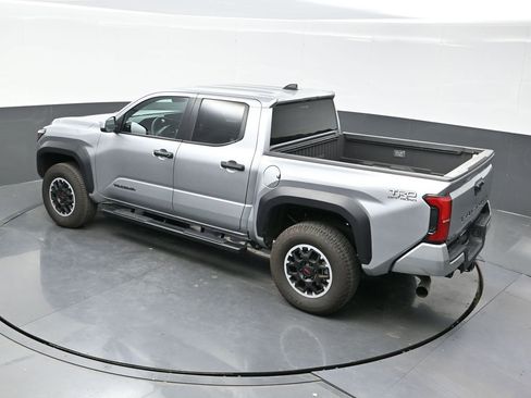 Used 2024 Toyota Tacoma TRD Off-Road image 39