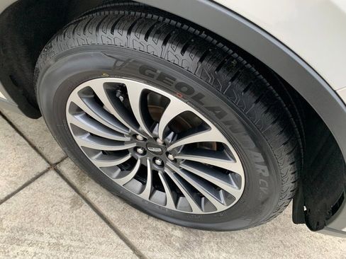 Certified 2022 Lincoln Aviator Reserve w/ Elements Package Plus image 10