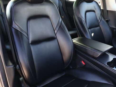 Used 2022 Tesla Model 3 Long Range image 17