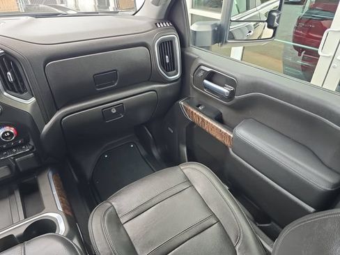 Certified 2022 GMC Sierra 2500 Denali w/ Denali Black Diamond Edition AWD/4WD image 14
