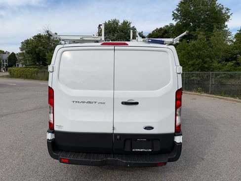 Used 2018 Ford Transit 250 130 Low Roof RWD image 41