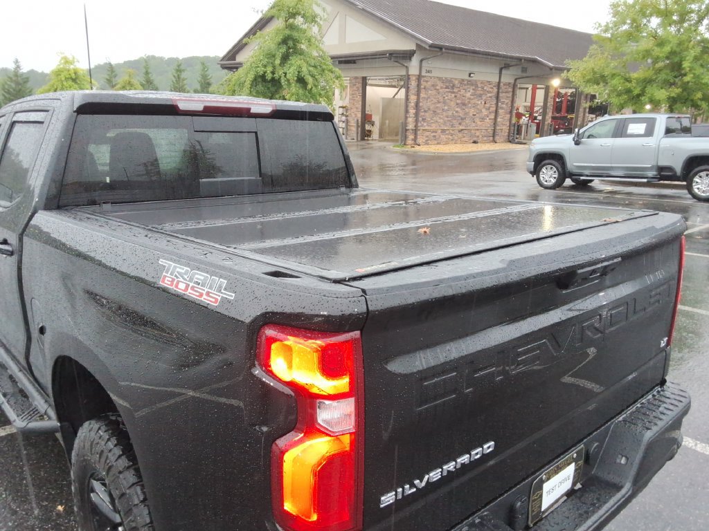 Certified 2024 Chevrolet Silverado 1500 LT Trail Boss w/ Convenience Package II AWD/4WD image 19