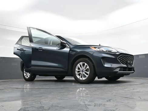 Used 2022 Ford Escape SE w/ Cold Weather Package image 38