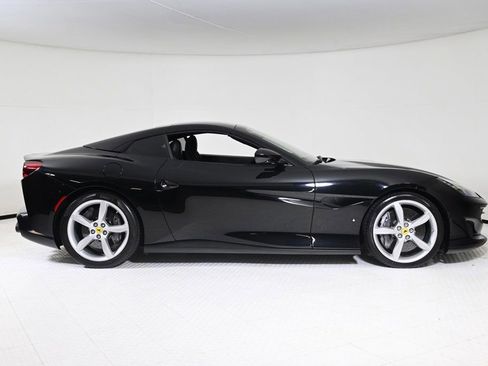 Certified 2019 Ferrari Portofino image 10