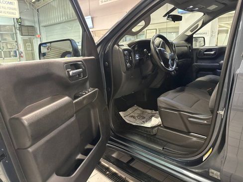 Used 2019 Chevrolet Silverado 1500 Custom w/ Custom Value Package image 13