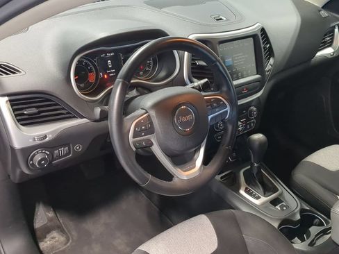 Used 2014 Jeep Cherokee Latitude w/ Comfort/Convenience Group FWD image 12