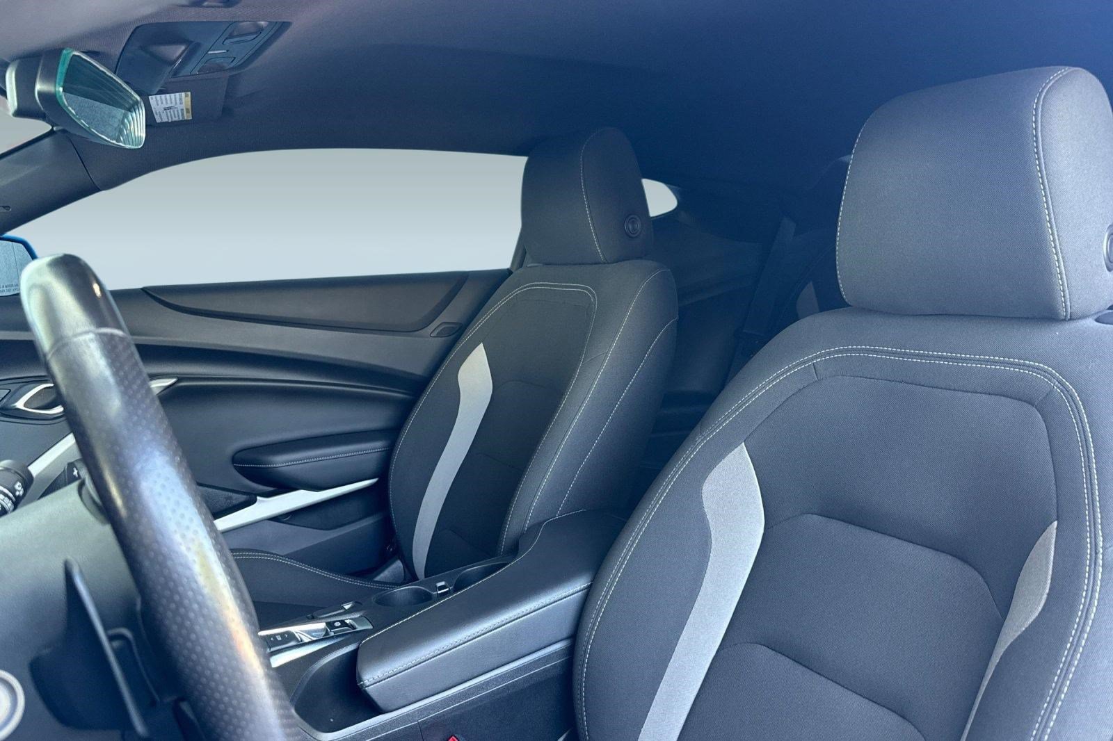 Used 2022 Chevrolet Camaro SS RWD image 27