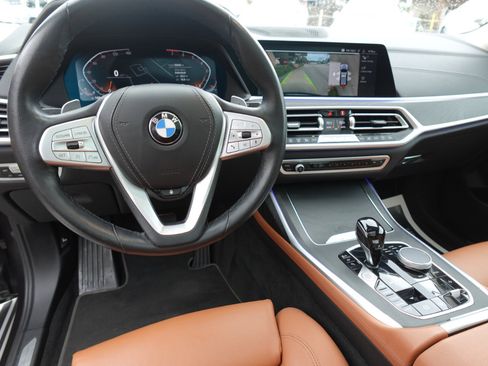 Used 2022 BMW X7 xDrive40i w/ Parking Assistance Package image 18