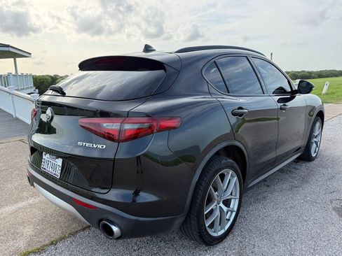 Used 2018 Alfa Romeo Stelvio Ti Sport AWD/4WD image 5