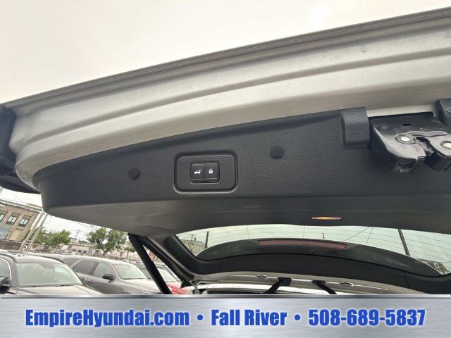 Used 2022 Nissan Pathfinder Platinum w/ Lighting Package (N92) AWD/4WD image 7