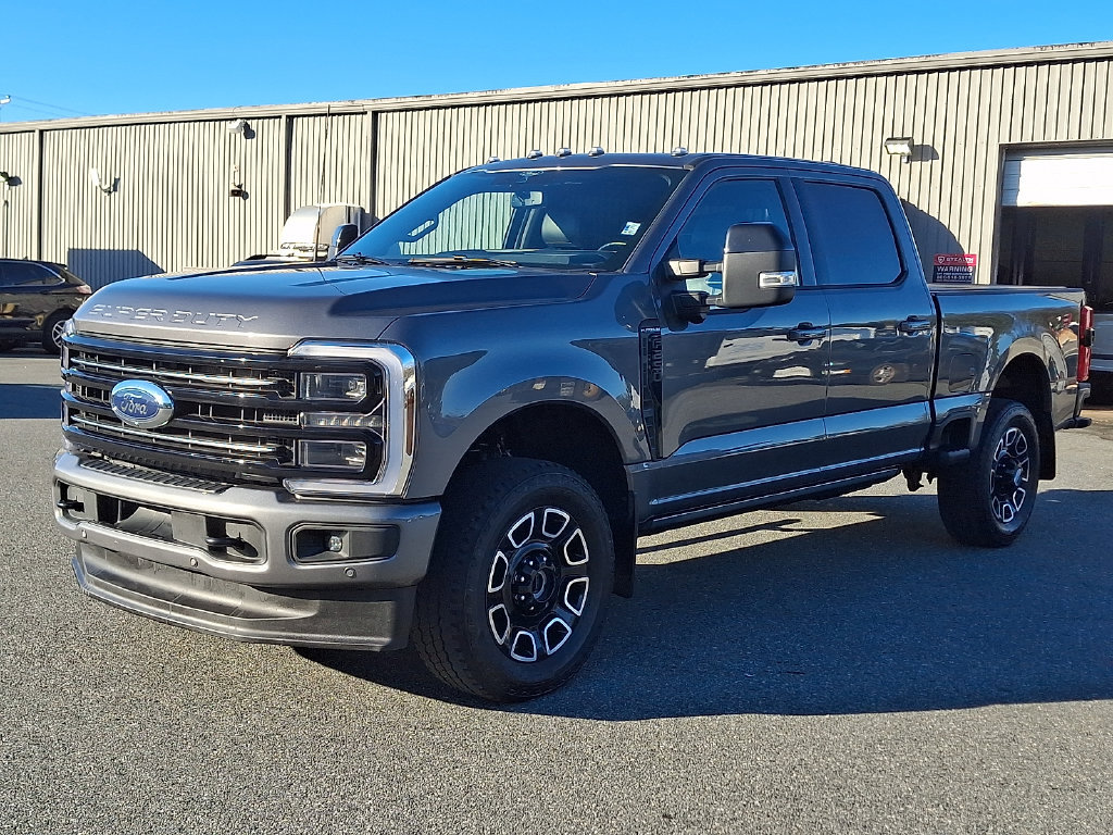 Used 2025 Ford F250 Platinum w/ FX4 Off-Road Package AWD/4WD image 3