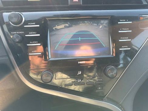 Used 2020 Toyota Camry SE FWD image 15