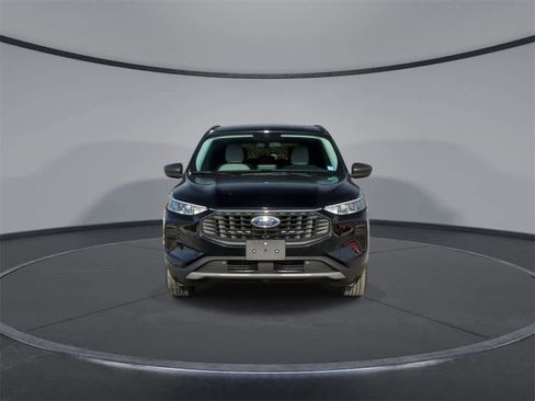 Used 2025 Ford Escape Active w/ Cold Weather Package image 3